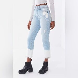 SOCIALITE Thea Dip-Dyed High-Rise
Cropped Jean $189 MSRP